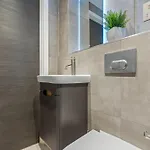 - - Balcony - Sleeps 6 *