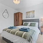 - - Balcony - Sleeps 6 Daire York
