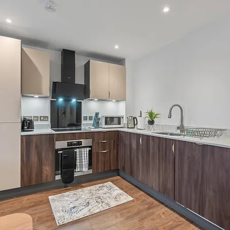 - - Balcony - Sleeps 6 * يورك