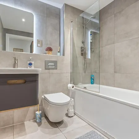 - - Balcony - Sleeps 6 *