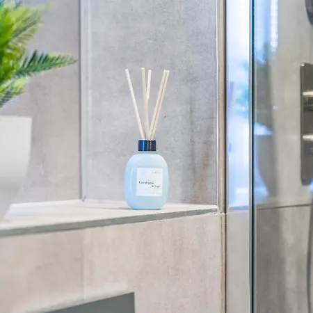 شقة - - Balcony - Sleeps 6 *