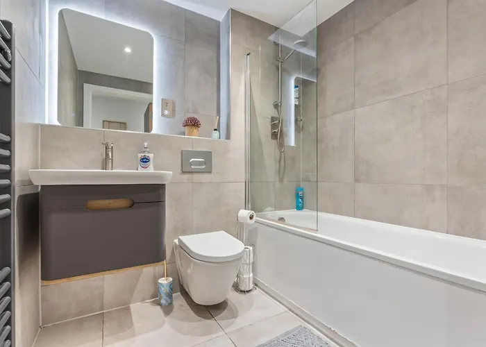 - - Balcony - Sleeps 6 *