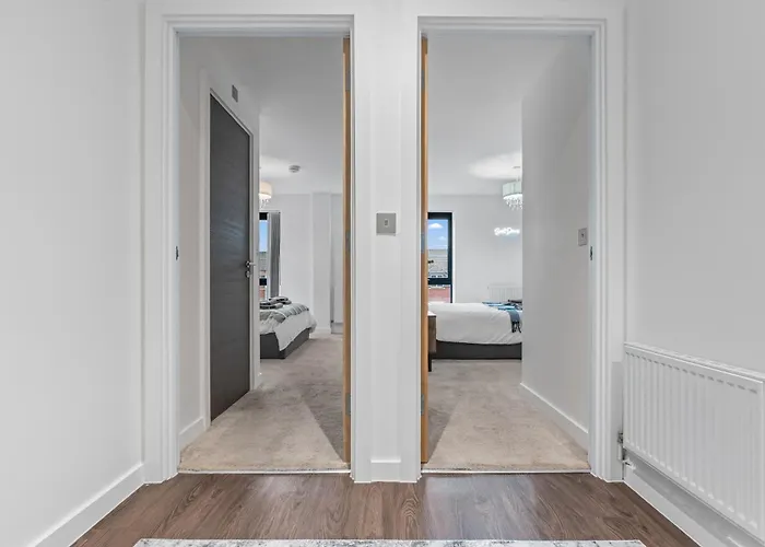 - - Balcony - Sleeps 6 יורק