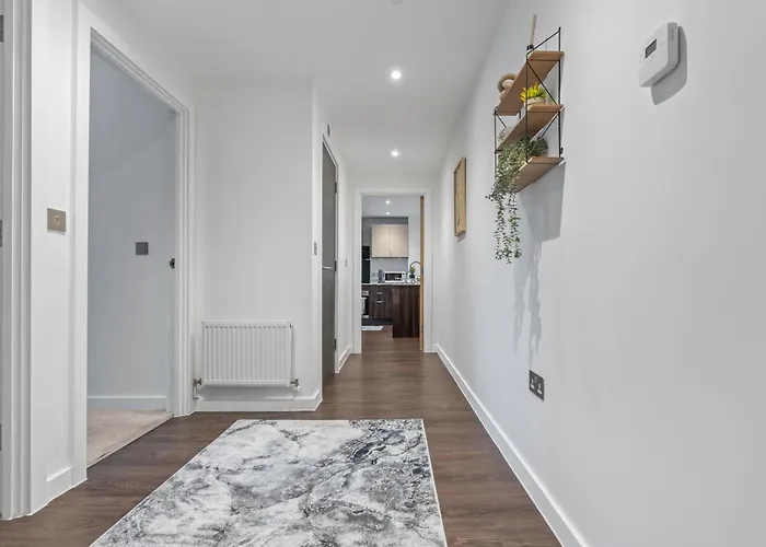 - - Balcony - Sleeps 6 דירה