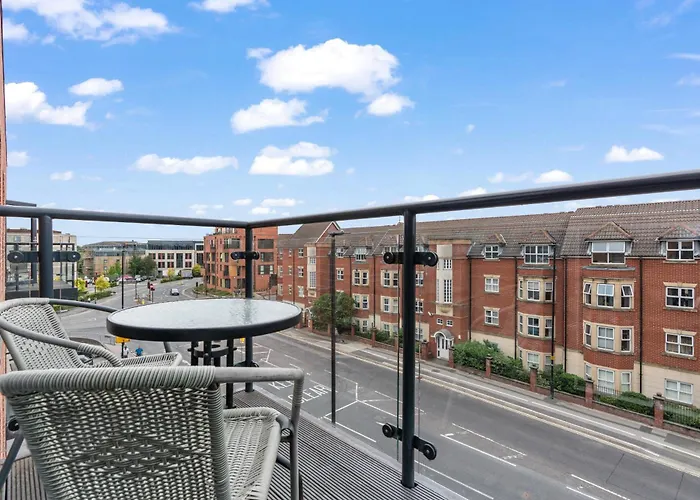 - - Balcony - Sleeps 6 *