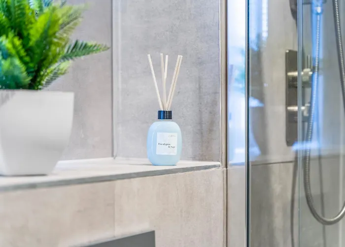 דירה - - Balcony - Sleeps 6 *