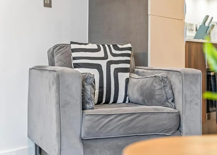 - - Balcony - Sleeps 6 *