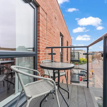 - - Balcony - Sleeps 6 Апартаменты