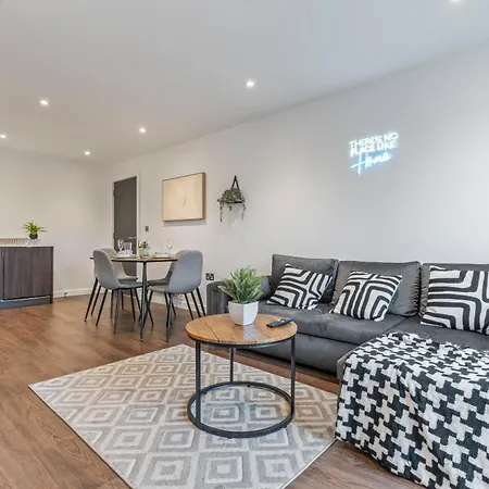 아파트 - - Balcony - Sleeps 6 *